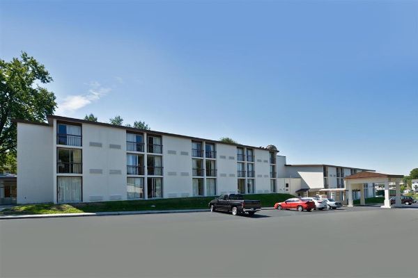 Americas Best Value Inn (Bloomington)